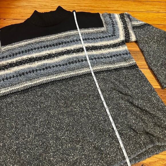 Grey and black sweater - Picture 4 of 6